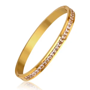 Hard bracelet with a circle of diamonds in the center