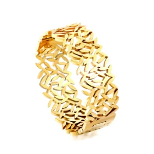 Small grass-like shapes linked together in a hollow bracelet
